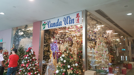 Mummyfique Guide to Where to Shop for Christmas Decorations in Singapore 4