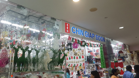 Mummyfique Guide to Where to Shop for Christmas Decorations in Singapore 5