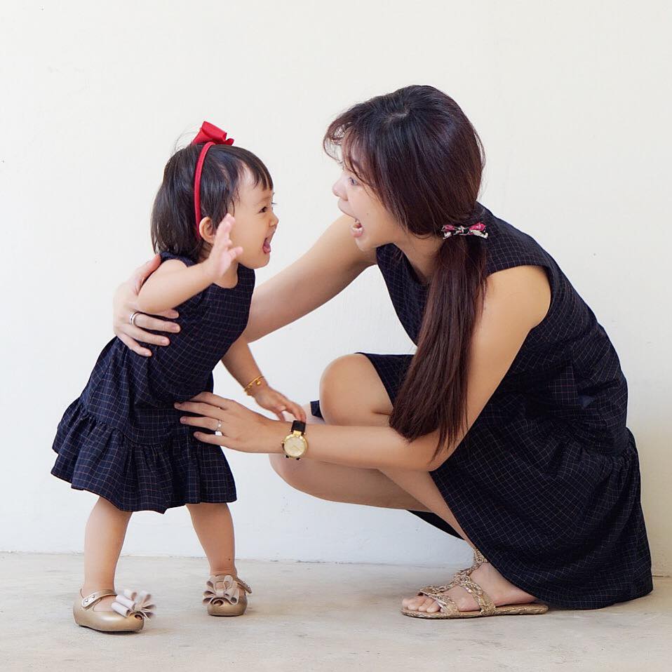 twinning mom and daughter outfits