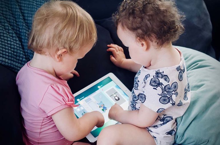 and ill admit my kids were on devices when they were really young but we also finger painted - Pics Of Small Children and ill admit my kids were on devices when they were really young but we also finger painted - Pics Of Small Children