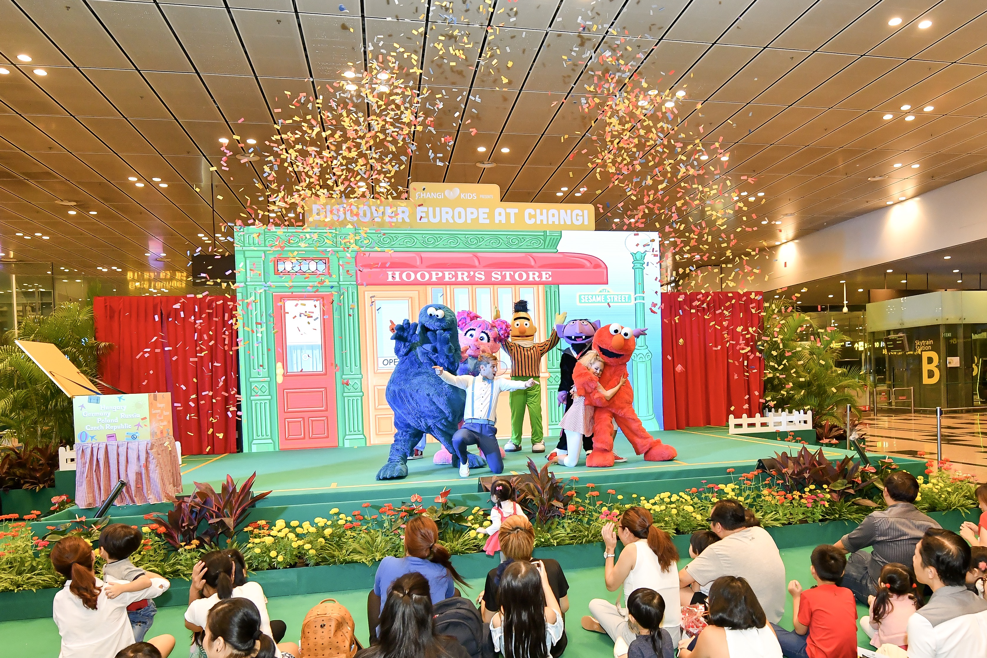 Children enthralled by their favourite Sesame Street characters visiting Changi Airport this June Children enthralled by their favourite Sesame Street characters visiting Changi Airport this June