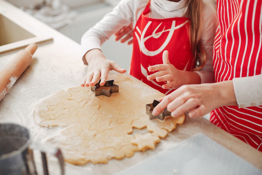 Baking with kids: Tools and Recipes