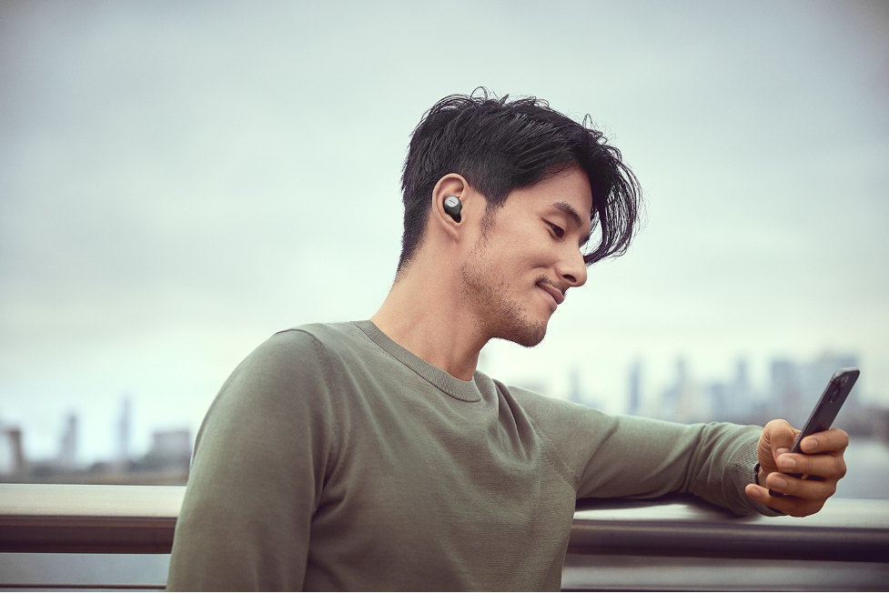 These wireless earbuds would make the perfect gift for Dads on his special day.