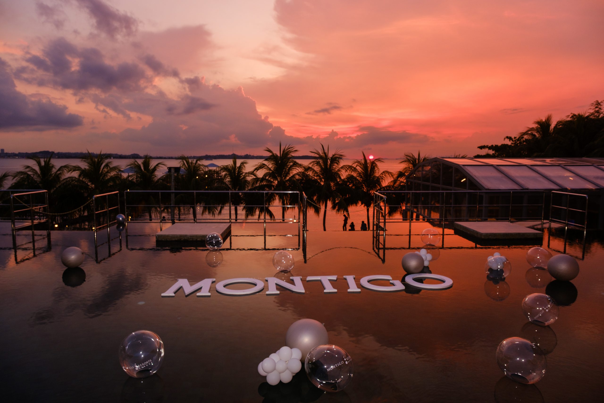 The magnificent sunset at TIIGO Beach Club